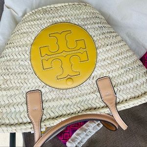 New Tory Burch purse perfect for summer tags including and super light weight